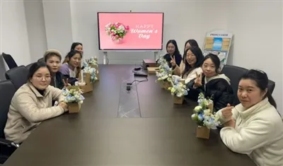 يوم المرأة السعيد: تحيات من عاكس تردد موكوير